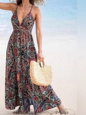 Cupshe Paisley V‑Neck Maxi Dress in Navy, Red, Green
